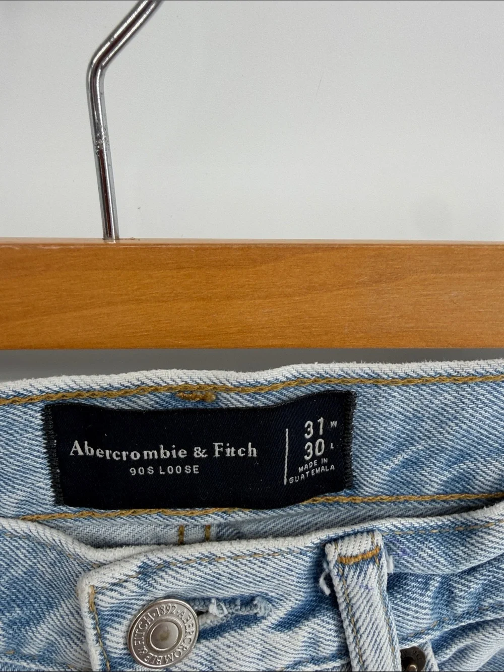 Abercrombie & Fitch 90’s loose fitting long inseam cutoff denim jean shorts 31